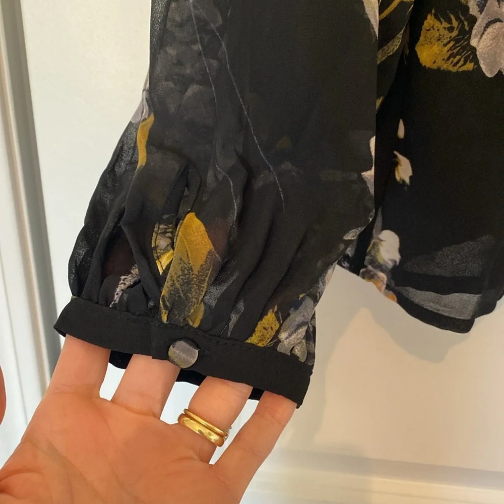 NWT sheer pleated blouse